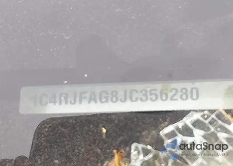 2018 Jeep Grand Cherokee Laredo E 4X4 from USA, damaged, VIN 1C4RJFAG8JC356280